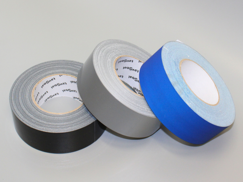 Test vodotěsnosti: Jak obstály lepicí pásky Gaffa a Duct tape?