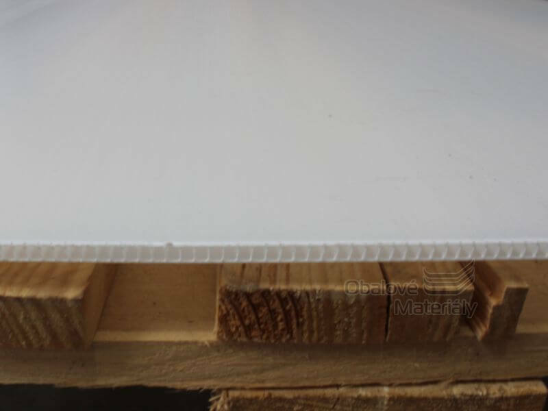Kartonplastový proklad 5 mm, 80*120 cm, transparentní 950 g
